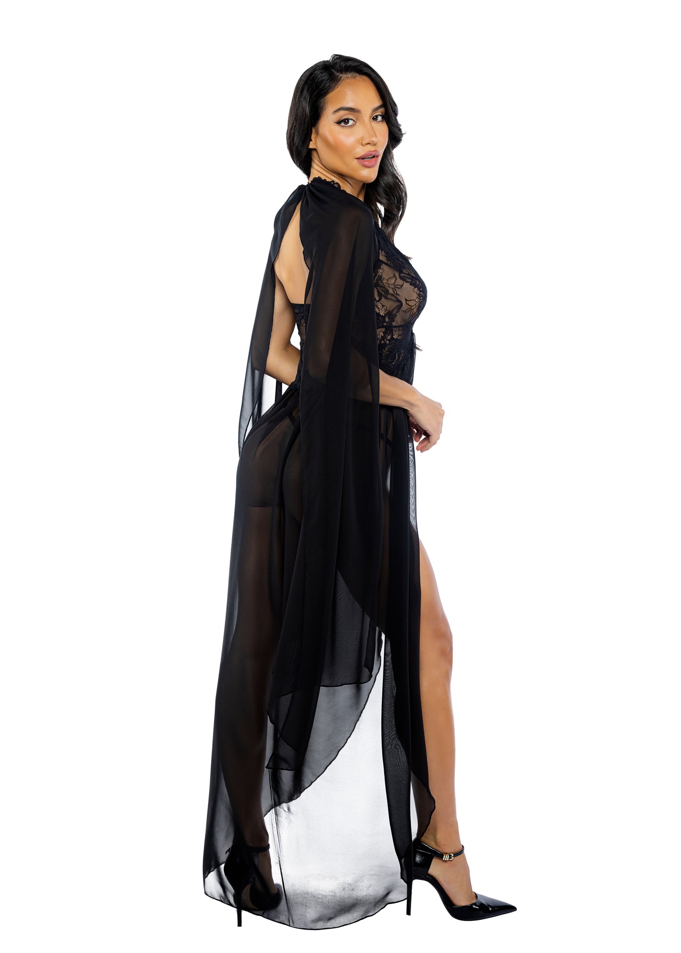 SMOLDERING NIGHTGOWN SET